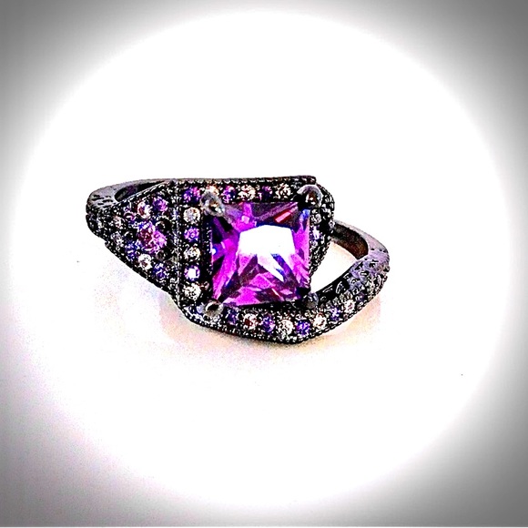 Amethyst and White Sapphire Ring Set - Size 8 with gorgeous stones. - Picture 5 of 10